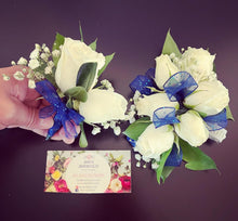 Load image into Gallery viewer, Corsage and boutonnière royal blue
