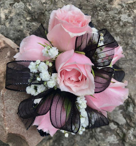 Light pink spray roses corsage