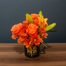 Load image into Gallery viewer, Mug Hocus Pocus with fresh flowers

