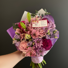 Load image into Gallery viewer, MARIA&#39;S BOUQUET
