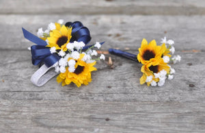 Daises corsage and boutonnière