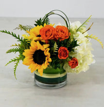 Load image into Gallery viewer, Sun Rays bouquet. - best seller
